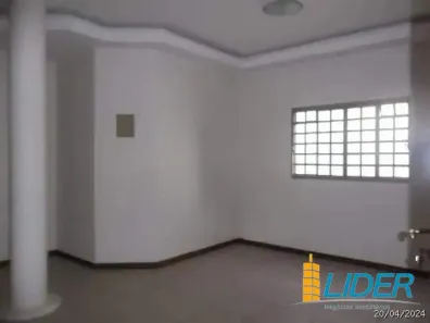 Casa com 4 Quartos à venda, 200m² no Bom Jesus, Uberlândia