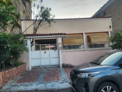 Casa de Condomínio com 3 Quartos para alugar, 120m² no Centro, Niterói