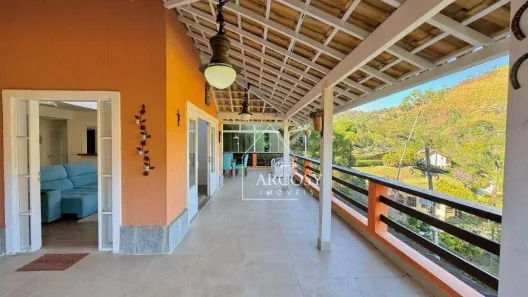 Casa de Condomínio com 3 Quartos para venda ou aluguel, 300m² no Itaipava, Petrópolis
