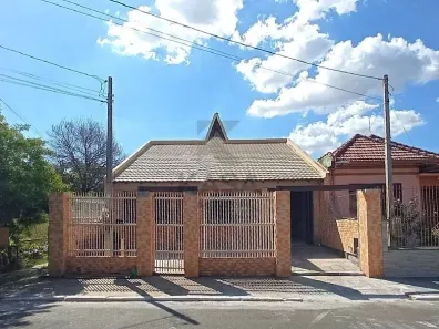 Casa com 3 Quartos para alugar, 250m² no Rio Branco, Canoas