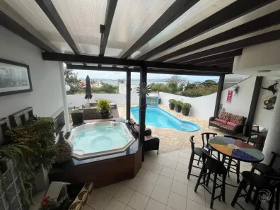 Casa com 6 Quartos à venda, 450m² no Ponta de Baixo, São José