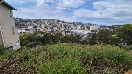 Lote/Terreno à venda, 338m² no São Pedro, Juiz de Fora