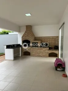 Casa de Condomínio com 3 Quartos à venda, 187m² no Aclimação, Uberlândia