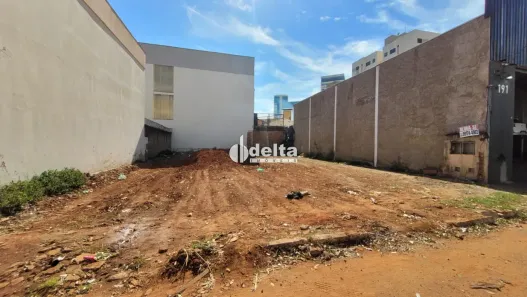Lote/Terreno à venda, 266m² no Saraiva, Uberlândia