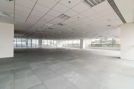 Ponto Comercial para alugar, 358m² no Cidade Monções, São Paulo