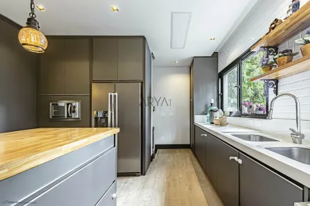 Casa de Condomínio com 3 Quartos à venda, 494m² no Taboão, Curitiba