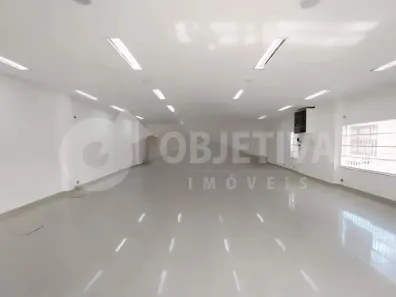 Ponto Comercial para alugar, 200m² no Presidente Roosevelt, Uberlândia