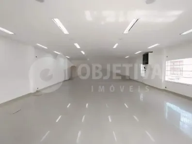 Ponto Comercial para alugar, 300m² no Presidente Roosevelt, Uberlândia
