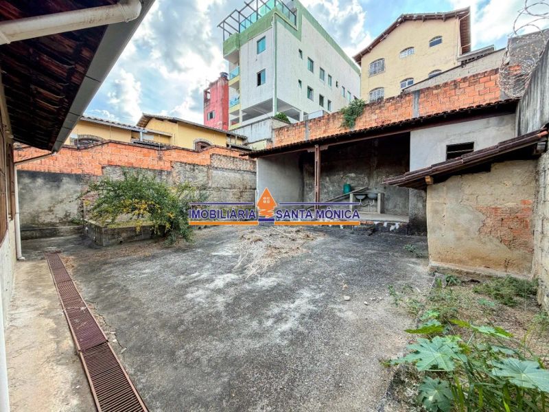 Casa com 4 quartos — Copacabana, Belo Horizonte