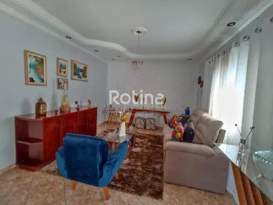 Casa com 3 Quartos à venda, 198m² no Jardim Patrícia, Uberlândia