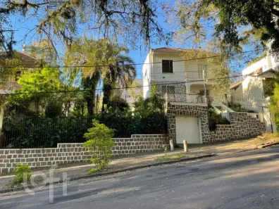 Casa com 2 Quartos à venda, 190m² no Petrópolis, Porto Alegre