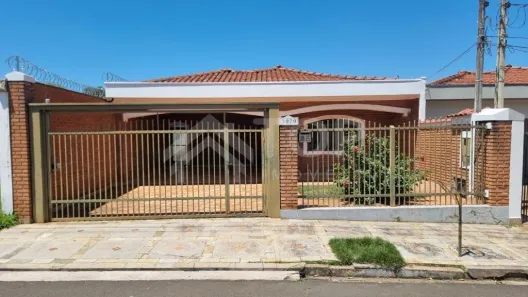 Casa com 3 Quartos para alugar, 190m² no Jardim São Carlos, São Carlos