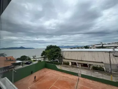 Apartamento com 2 Quartos à venda, 67m² no Coqueiros, Florianópolis