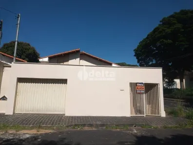 Casa com 3 Quartos à venda, 160m² no Nossa Senhora Aparecida, Uberlândia