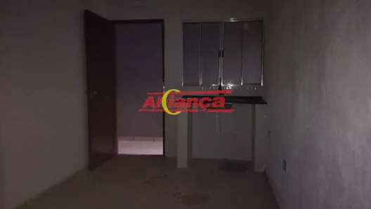 Casa com 1 Quarto para alugar, 30m² no Jardim Munira, Guarulhos