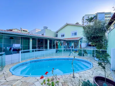 Casa com 3 Quartos à venda, 388m² no Vila Ipiranga, Porto Alegre