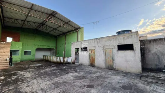 Galpão/Depósito/Armazém para alugar, 100m² no Santa Lúcia, Montes Claros