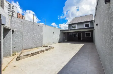 Casa com 3 Quartos à venda, 170m² no Novo Mundo, Curitiba