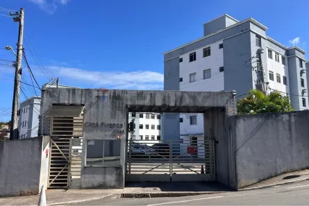 Apartamento com 2 Quartos para alugar, 43m² no Caji, Lauro de Freitas