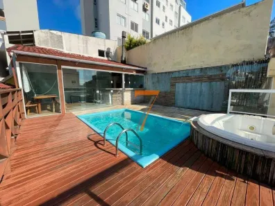 Casa com 4 Quartos para alugar, 324m² no Barreiros, São José