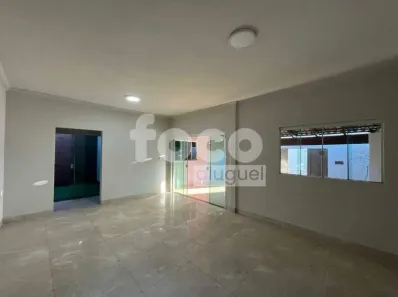Casa com 3 Quartos para alugar, 180m² no Granada, Uberlândia