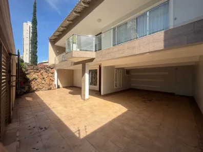 Sobrado com 3 Quartos para alugar, 198m² no Jardim América, Goiânia