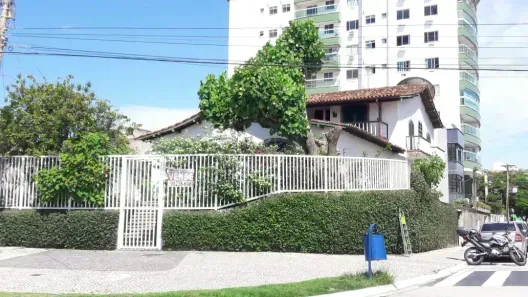 Casa com 5 Quartos à venda, 466m² no Imbetiba, Macaé