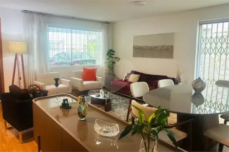 Casa com 3 Quartos à venda, 197m² no Vila Cordeiro, São Paulo