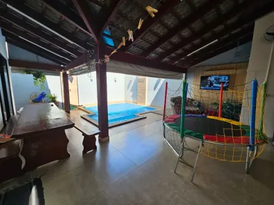 Sobrado com 5 Quartos à venda, 260m² no Granada, Uberlândia
