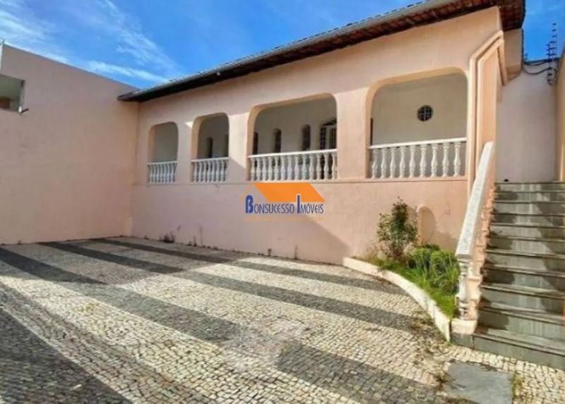 Casa com 4 quartos — Caiçaras, Belo Horizonte