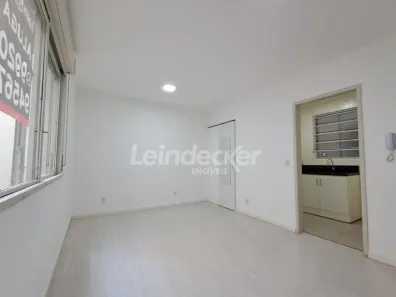 Kitnet com 1 Quarto para alugar, 30m² no Santa Cecília, Porto Alegre