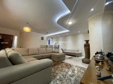Casa com 4 Quartos à venda, 240m² no Campo Grande, Santos