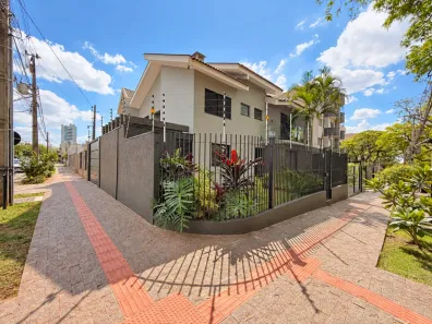 Sobrado com 3 Quartos à venda, 187m² no Zona 07, Maringá
