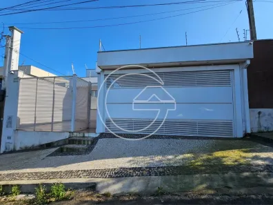 Casa com 3 Quartos para alugar, 10m² no Centro, Marília
