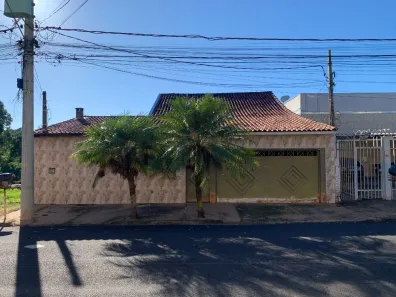 Casa com 3 Quartos à venda, 180m² no Jardim Aeroporto I, Franca