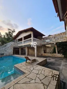 Casa com 6 Quartos à venda, 360m² no Maravista, Niterói