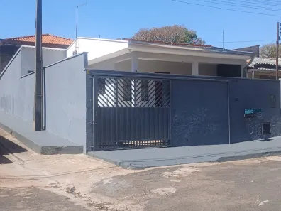 Casa com 2 Quartos para alugar, 95m² no Brasil Novo, Presidente Prudente