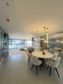 Apartamento com 3 Quartos para alugar, 176m² no Centro, Balneário Camboriú