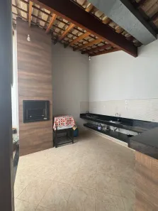 Casa com 4 Quartos para alugar, 183m² no Luizote de Freitas, Uberlândia