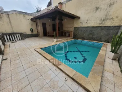 Casa com 3 Quartos à venda, 291m² no Vila Valqueire, Rio de Janeiro