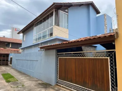 Casa com 4 Quartos à venda, 250m² no Centro, Campos dos Goytacazes