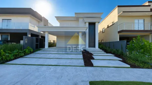 Casa de Condomínio com 4 Quartos à venda, 306m² no Santa Regina, Camboriú