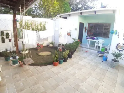 Casa com 3 Quartos para alugar, 244m² no Imbetiba, Macaé