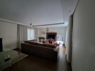 Casa com 3 Quartos à venda, 500m² no Jardim Jacinto, Jacareí