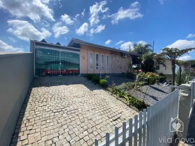 Casa com 2 Quartos à venda, 200m² no Vila Nova, Joinville