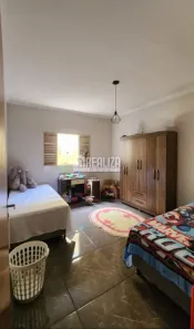 Casa com 2 Quartos à venda, 136m² no Jardim Elza Amuí I, Uberaba