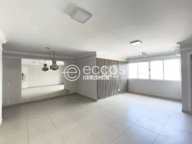 Apartamento com 4 Quartos para alugar, 145m² no Fundinho, Uberlândia