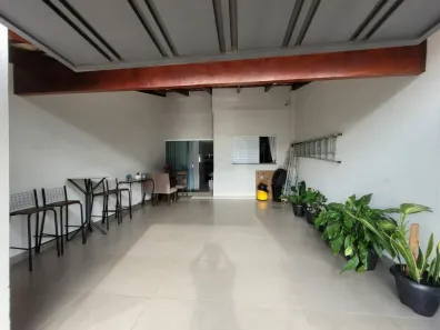 Casa com 2 Quartos à venda, 125m² no Laranjeiras, Uberlândia