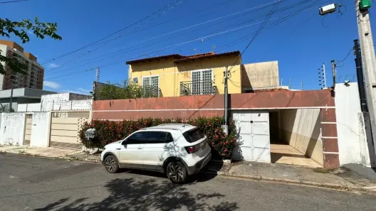 Sobrado com 6 Quartos para alugar, 250m² no Morada do Ouro, Cuiabá