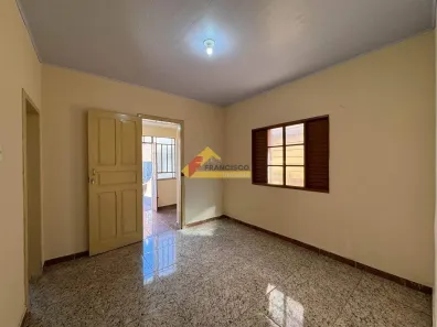 Casa com 3 Quartos para alugar, 110m² no Porto Velho, Divinópolis